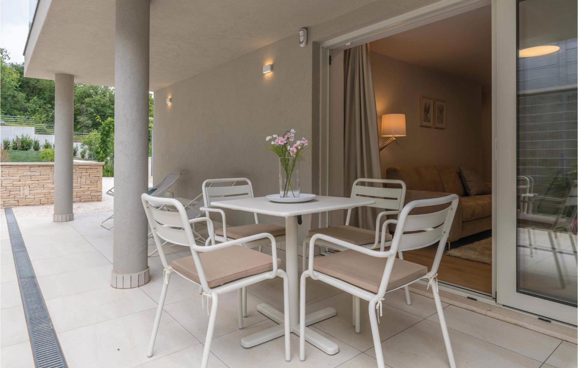 Nice Apartment In Plomin With Jacuzzi Екстер'єр фото