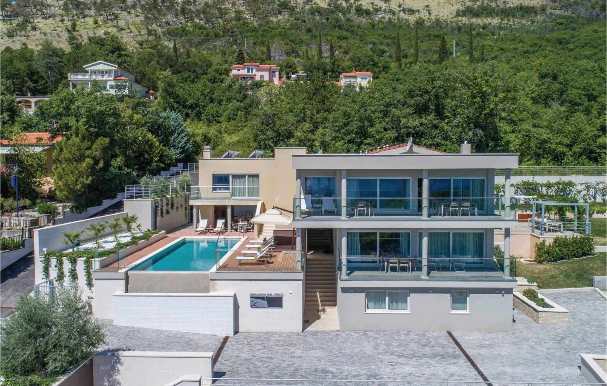 Nice Apartment In Plomin With Jacuzzi Екстер'єр фото