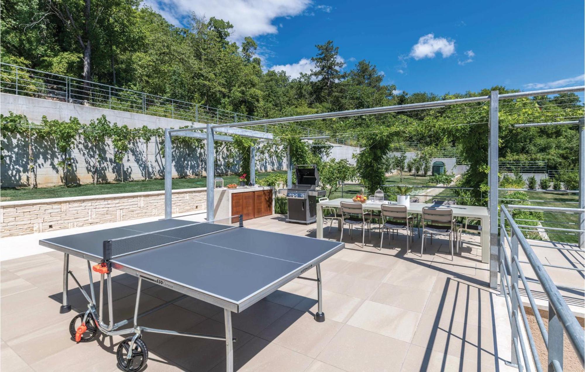 Nice Apartment In Plomin With Jacuzzi Екстер'єр фото